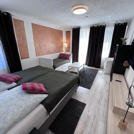 Rose No. 3 Apartment